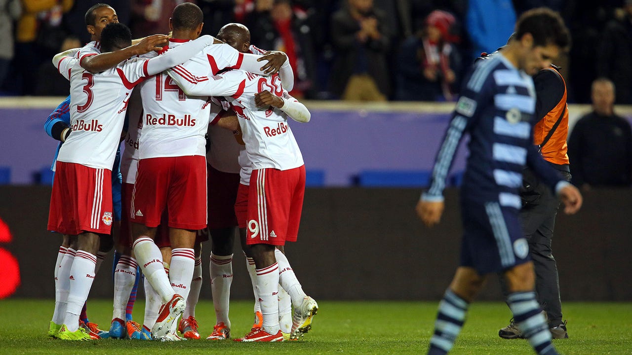 Wright-Phillips double allows New York to dethrone champs Sporting Kansas City